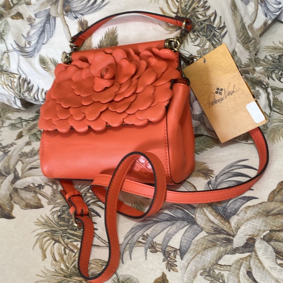 PATRICIA NASH ORANGE PETALLED HANDBAG/ CROSSBODY NEW WITH CERTS & DUSTBAG - Picture 8 of 13